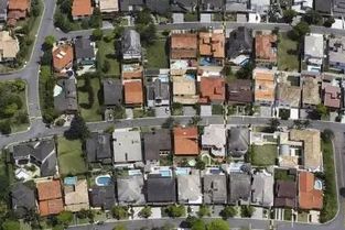 上海房貸增速連續(xù)六個(gè)月下降，5月開發(fā)貸持續(xù)回暖，房地產(chǎn)市場呈現(xiàn)結(jié)構(gòu)性分化